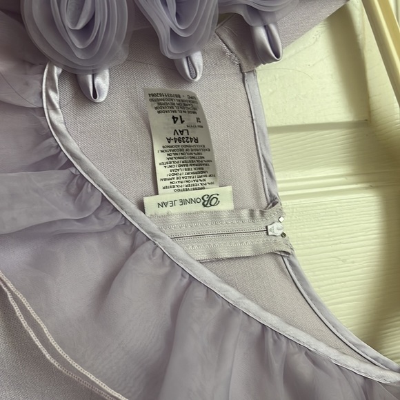 Lavender dress size 14 mid calf length, sleeveless - Picture 2 of 5